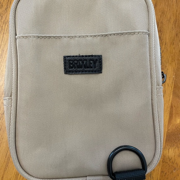 Brixley sling bag - Picture 3 of 4